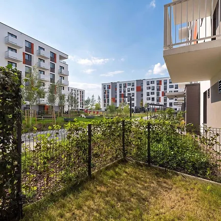 Cozy With Garden And Place To Work By Renters Apartman Wrocław