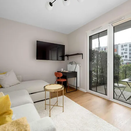 Cozy With Garden And Place To Work By Renters Apartman